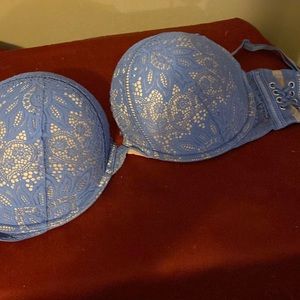 Victoria’s Secret bombshell push-up bra, 36DD